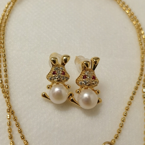 Freshwater pearl rabbits necklace and earrings set. - Picture 3 of 6